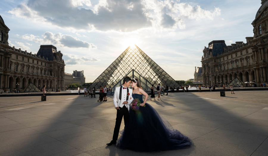 有名ロケーションを背景に憧れを叶える